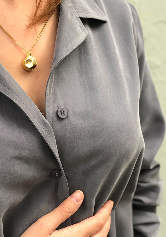 מיני-כפתור-טיפה-זהב-על-קאתי-2