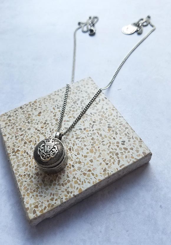 מיני-כפתור-כסף-כתר-ויסוטצקי-2