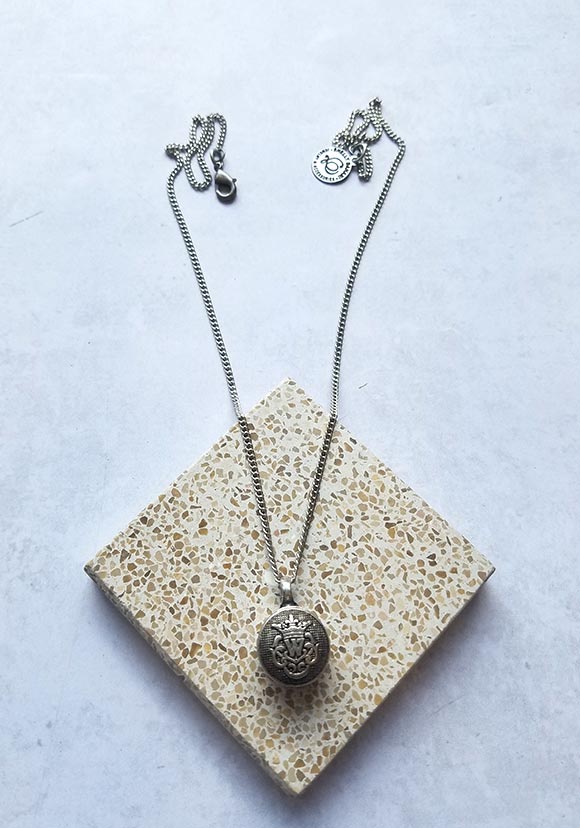 מיני-כפתור-כסף-כתר-ויסוטצקי