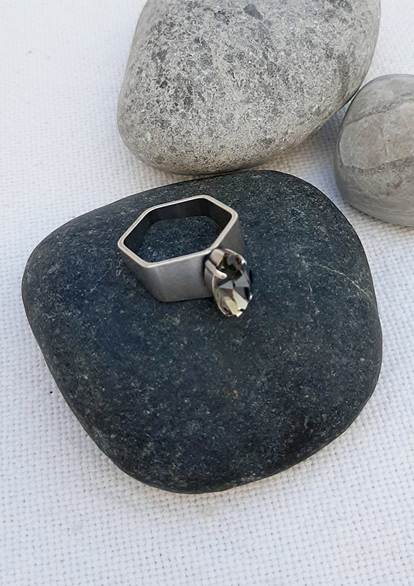 משושה-כסף-אפורה