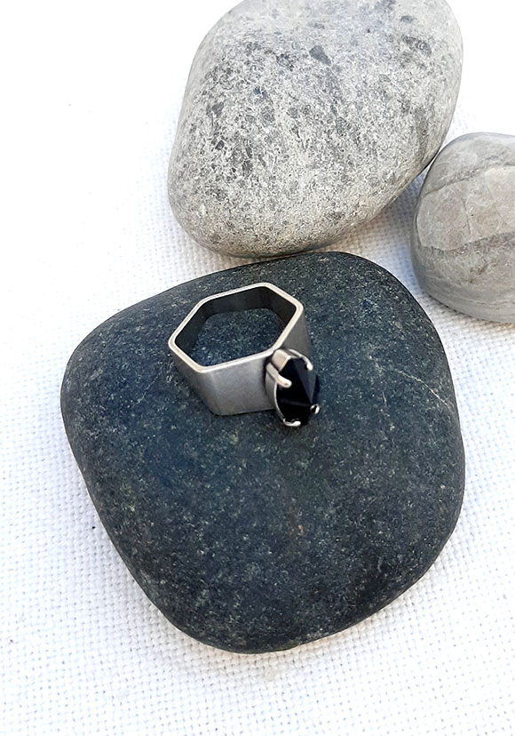 משושה-כסף-שחורה-2