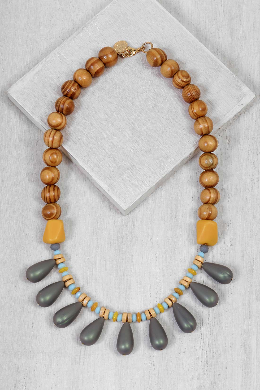 טיפות-אפור-מעושן