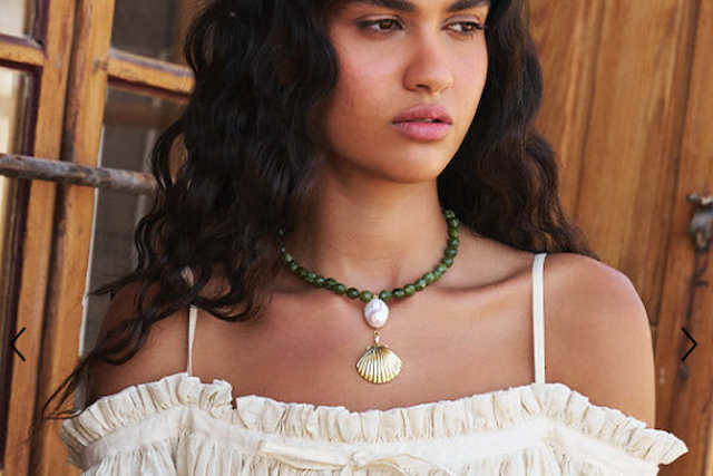 שרשרת אבנים מיוחדת